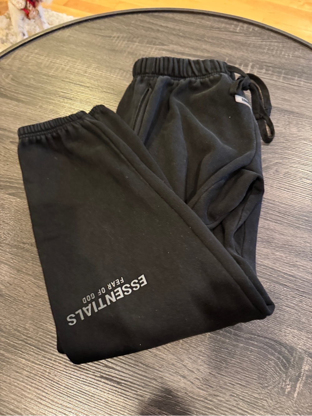 Fear of God Essentials Black Sweatpants - Picture 5 of 6